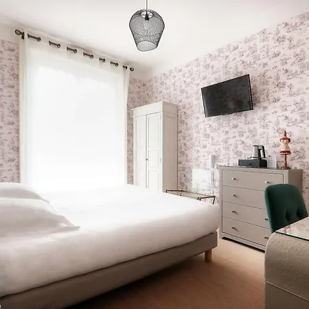 Western Brittany Centre & Plages Otel 3*