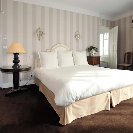 מלון Western Brittany Centre & Plages 3*