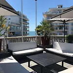 Western Brittany Centre & Plages Отель 3*