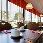 Western Brittany Centre & Plages Отель