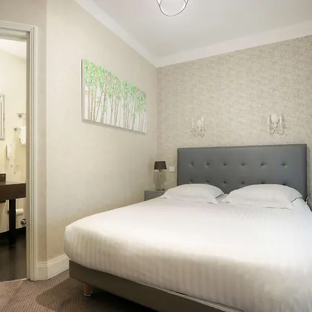 Western Brittany Centre & Plages Otel 3*