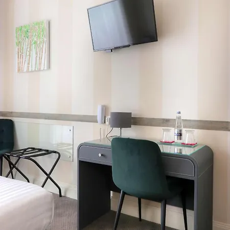 Hotell Western Brittany Centre & Plages 3*