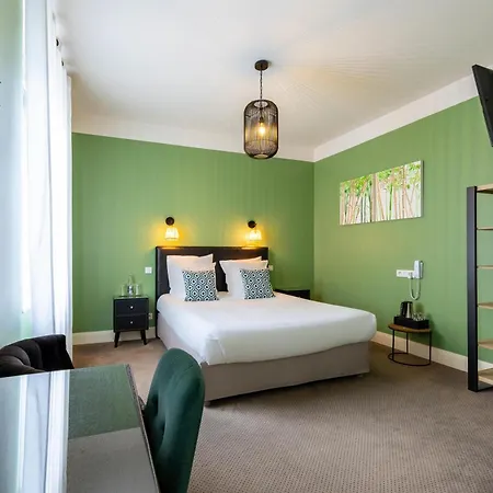 Western Brittany Centre & Plages Отель 3*