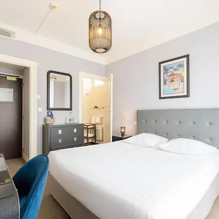 Western Brittany Centre & Plages מלון 3*