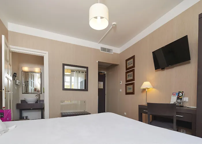 Western Brittany Centre Hotel 3*